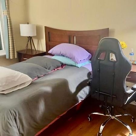 B2 A Private Room In Naperville Downtown With Desk And Wi-Fi Near Everything Luaran gambar